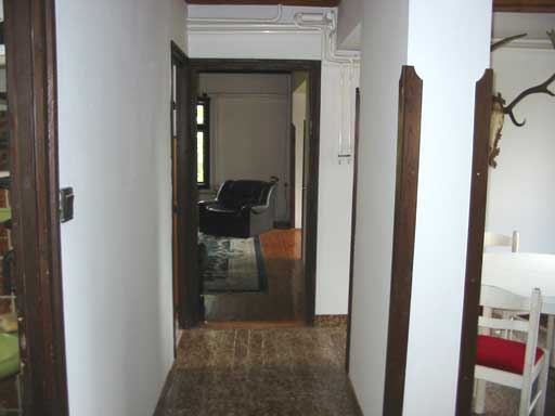 Szentendre - Felfüggesztve - Családiház