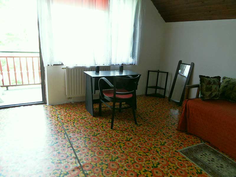 Szentendre - Felfüggesztve - Családiház