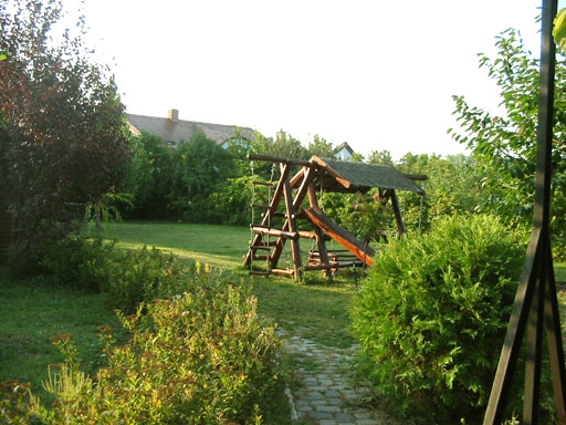 Szentendre - Felfüggesztve - Családiház