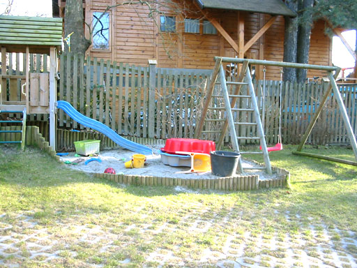 Csobánka - Felfüggesztve - Családiház