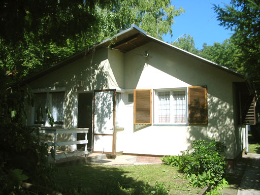 Le�nyfalu - Elad� - Csal�dih�z