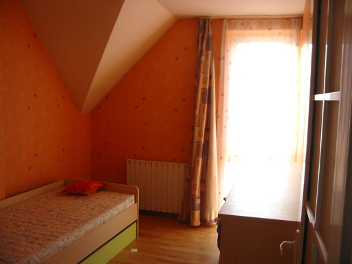 Budapest - Felfüggesztve - Családiház
