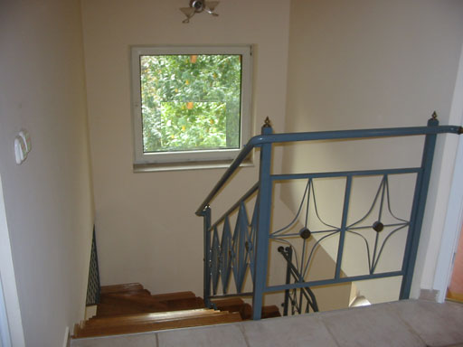 Budapest - Felfüggesztve - Családiház