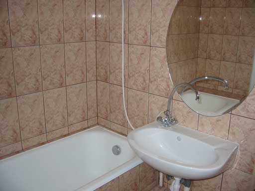 Szentendre - Eladott/Kiadott - T�rsash�zi lak�s