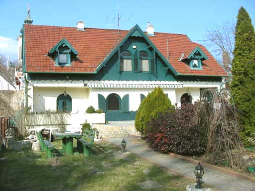 Szentendre - Elad� - Csal�dih�z
