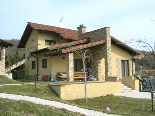Szentendre - Elad� - Csal�dih�z