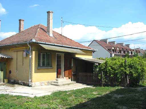 Szentendre - Elad� - Csal�dih�z