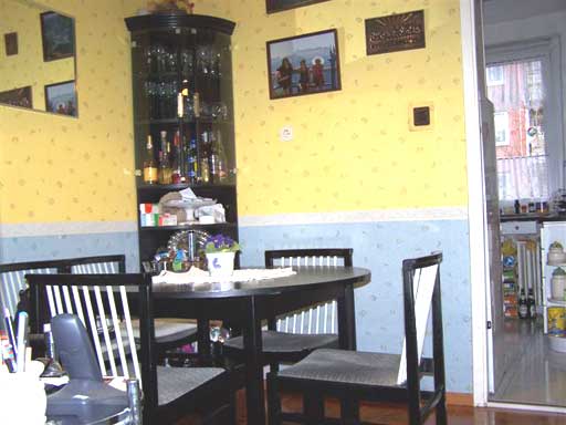 Budapest - Elad� - Lak�telepi lak�s
