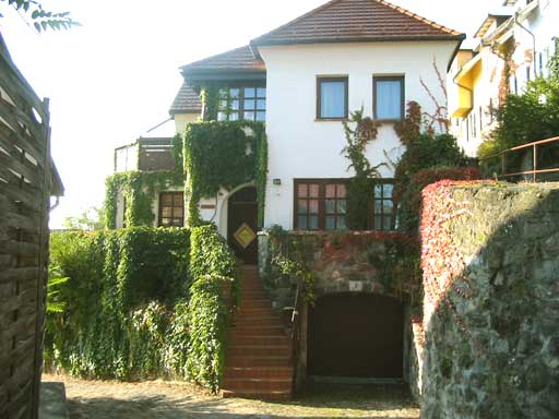 Szentendre - Elad� - Csal�dih�z
