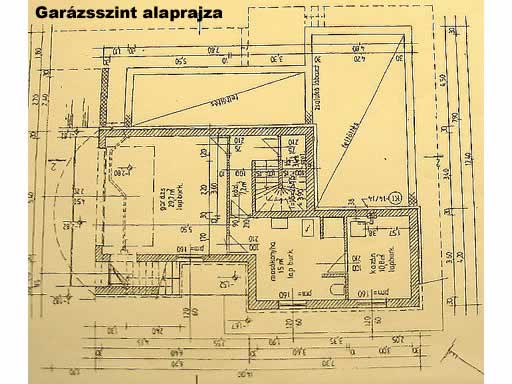 Tahitótfalu - Felfüggesztve - Családiház