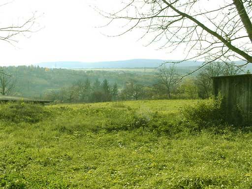 Budakal�sz - Elad� - Lak��v. telek