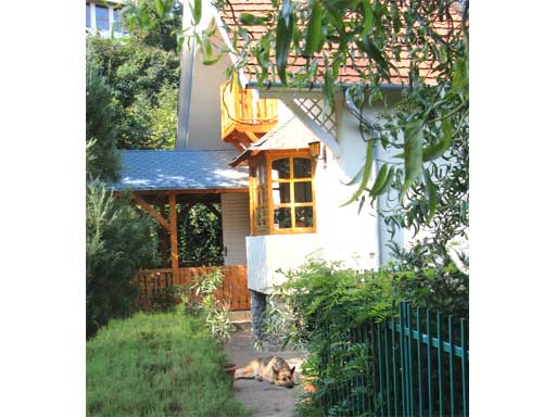 Szentendre - Felfüggesztve - Családiház