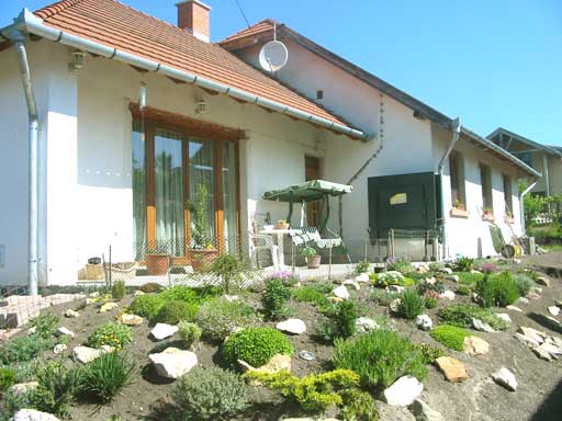Szentendre - Elad� - Csal�dih�z