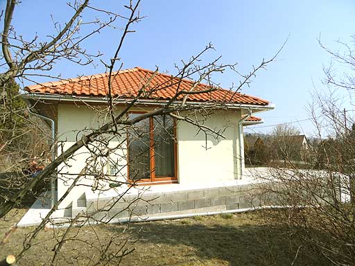 Szentendre - Felfüggesztve - Családiház