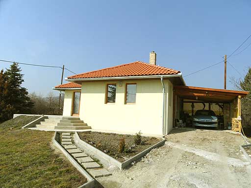 Szentendre - Felfüggesztve - Családiház