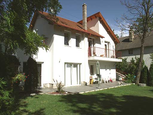 Le�nyfalu - Elad� - Csal�dih�z
