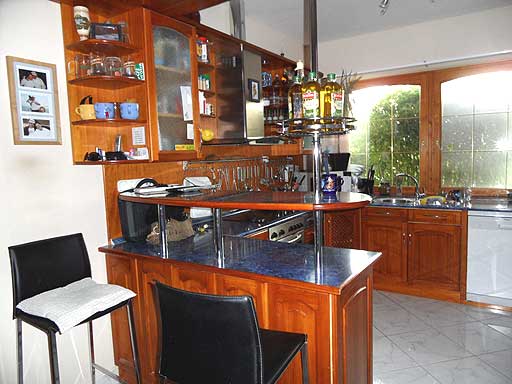 Szentendre - Felfüggesztve - Családiház