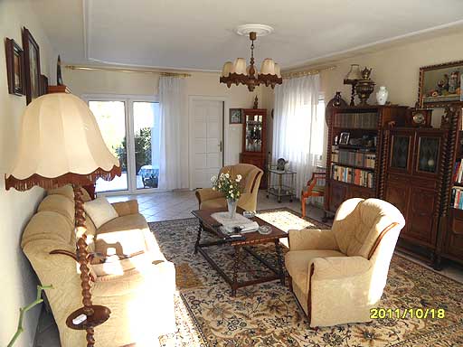 Szentendre - Felfüggesztve - Családiház