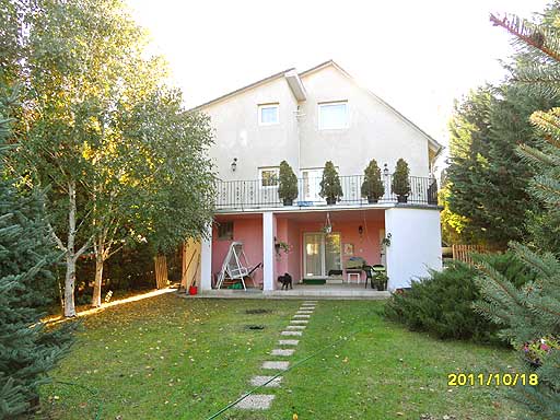 Szentendre - Felfüggesztve - Családiház