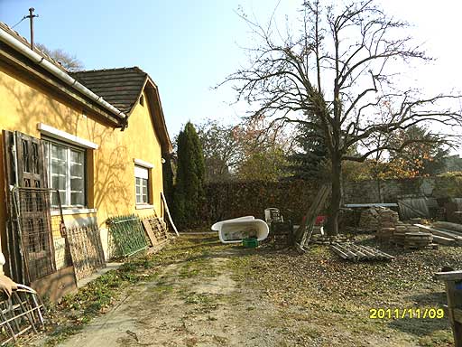 Szentendre - Felfüggesztve - Családiház