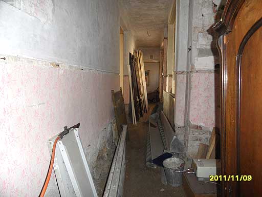 Szentendre - Felfüggesztve - Családiház