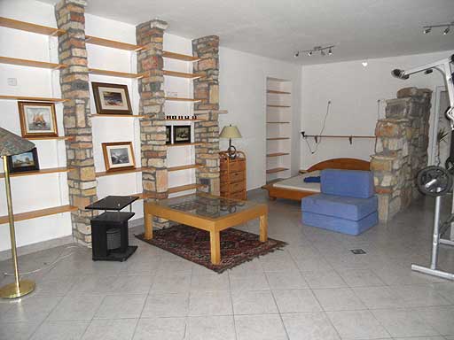 Szentendre - Kiad� - T�rsash�zi lak�s