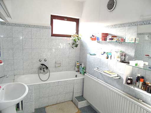 Szentendre - Elad� - Csal�dih�z
