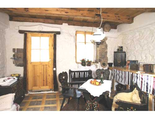 Szentendre - Felfüggesztve - Családiház