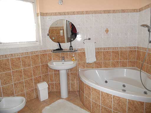 Szentendre - Felfüggesztve - Családiház