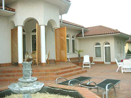 Szentendre - Csal�dih�z