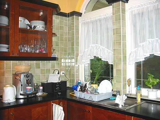 Szentendre - Felfüggesztve - Családiház
