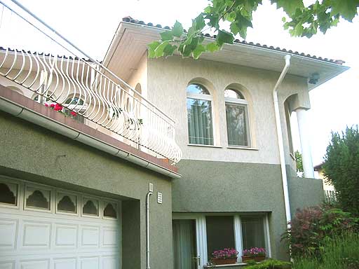 Szentendre - Felfüggesztve - Családiház