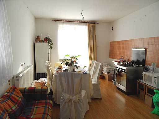Szentendre - Felfüggesztve - Családiház