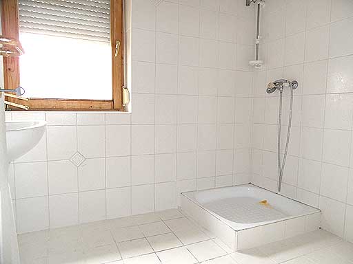 Szentendre - Felfüggesztve - Családiház