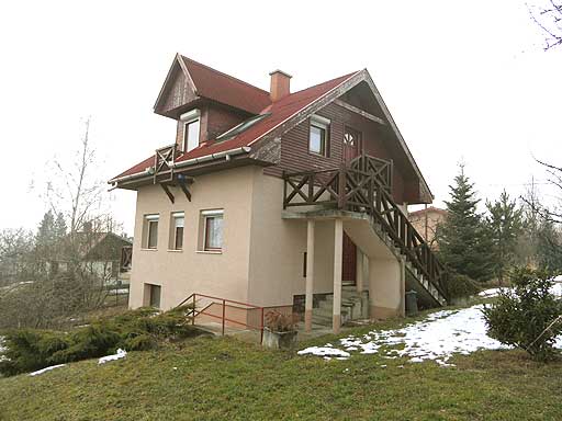 Szentendre - Elad� - Csal�dih�z