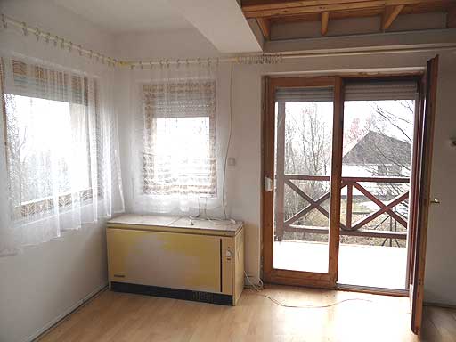 Szentendre - Felfüggesztve - Családiház
