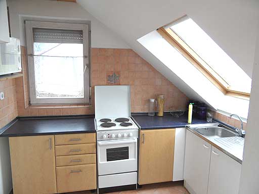 Szentendre - Felfüggesztve - Családiház