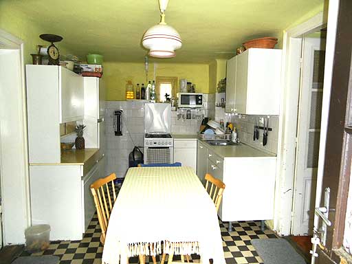 Szentendre - Felfüggesztve - Családiház