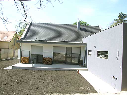 Szentendre - Felfüggesztve - Családiház