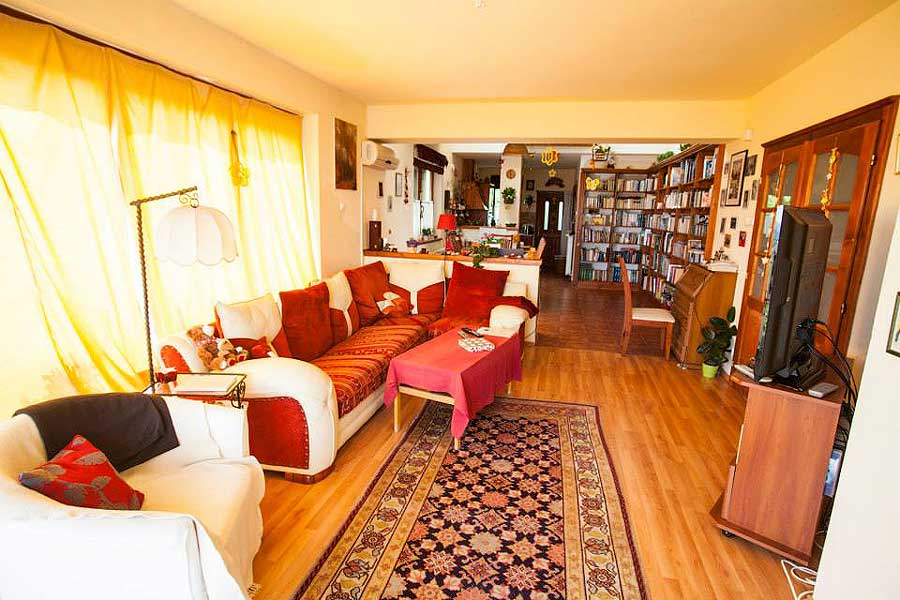 Pomáz - Felfüggesztve - Családiház