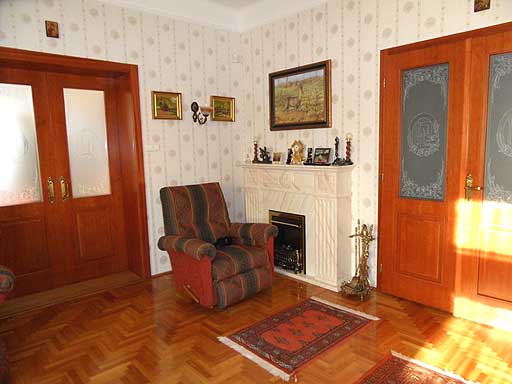 Szentendre - Felfüggesztve - Családiház