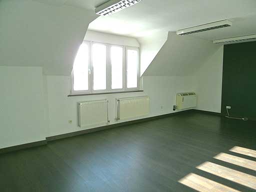 Szentendre - Felfüggesztve - Iroda