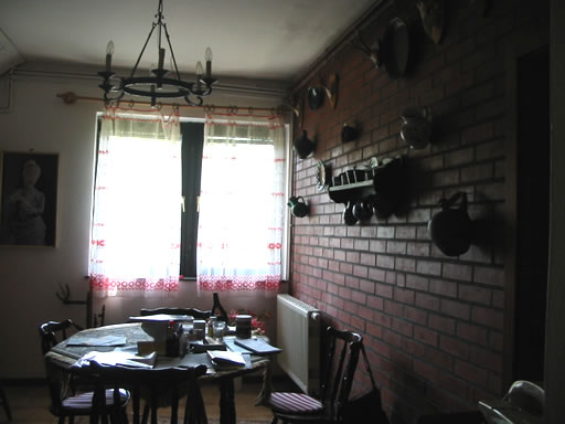 Szentendre - Felfüggesztve - Családiház