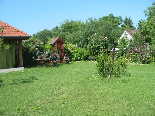 Szentendre - Felfüggesztve - Családiház