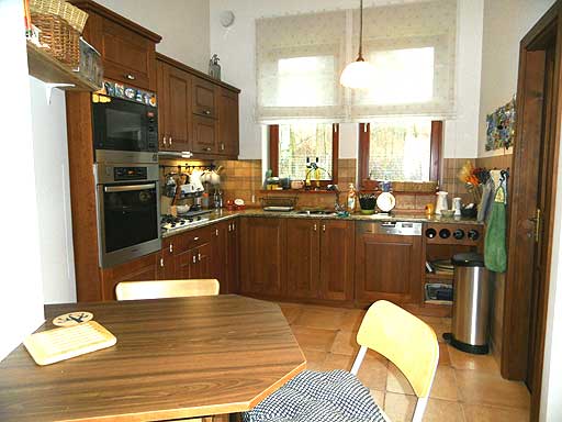 Leányfalu - Felfüggesztve - Családiház