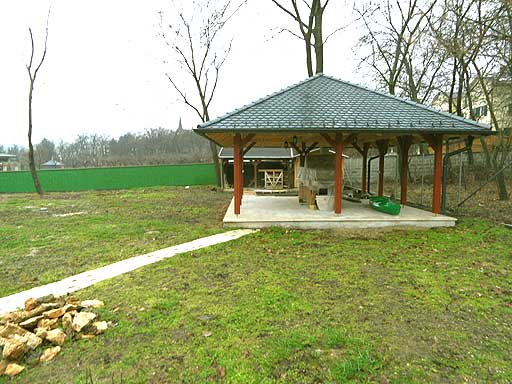 Leányfalu - Felfüggesztve - Családiház