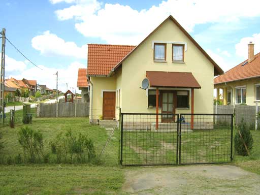 Gödöllő - Törölt - Ikerház